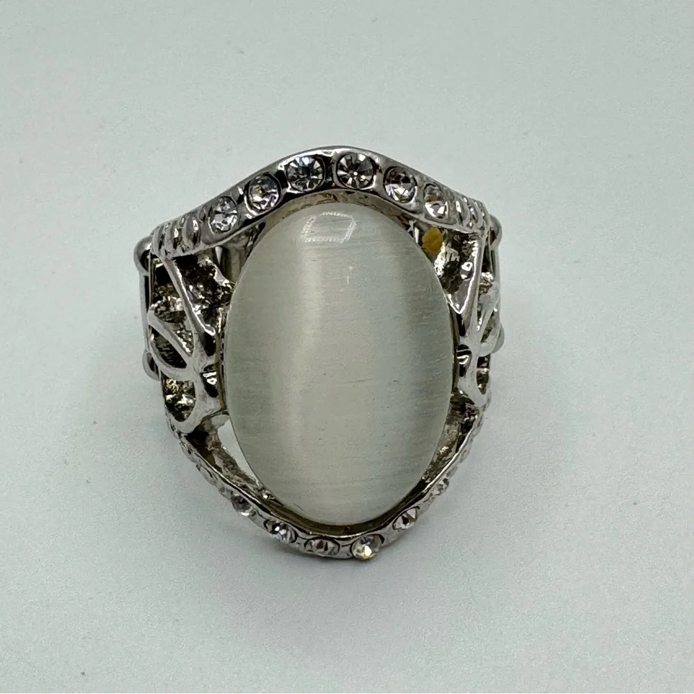 Silver Tone Cat’s Eye Stretch Statement Ring w/ Rhinestone Halo | Adjustable